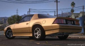 GTA 5 Chevrolet Vehicle Mod: 1990 Chevrolet Camaro Z28 Iroc-Z (Image #4)