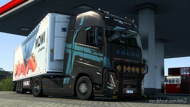 ETS2 Volvo Mod: FH5 Grey And Blue Performance Skin (Featured)