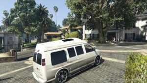 GTA 5 Vehicle Mod: GMC Savana 2013 (Image #3)