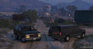 GTA 5 Vehicle Mod: GMC Suburban 1997 (2 Door + 4 Door) Replace + Unlocked (Image #2)