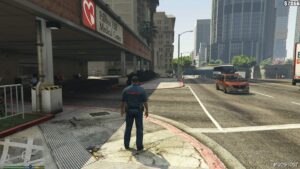 GTA 5 Player Mod: Franklin Paramedic EMS Uniform (Image #2)