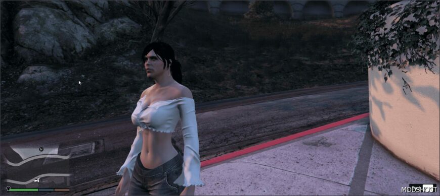 GTA 5 Player Mod: Emily | Crop TOP for MP Female (Featured)